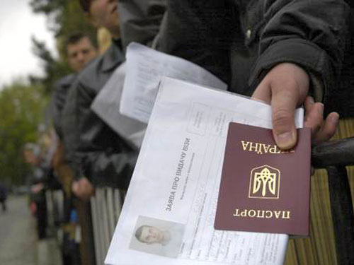 Украинцам начали массово отказывать в выдаче шенгенских виз