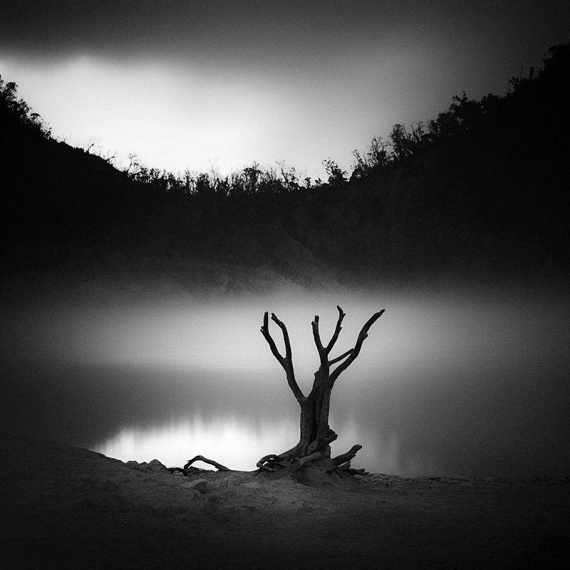 Мрачная красота мира от мастера чёрно-белой фотографии
