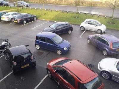 Мастера парковки: прикольные фотки горе-водителей