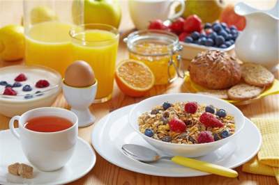 Диетологи объяснили, каким должен быть завтрак у желающих похудеть