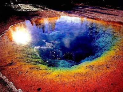Озеро Утренней Славы: в этом водоеме вода меняет цвет. Фото