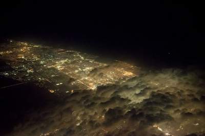 Красивые явления в небе, снятые пилотом самолета. Фото