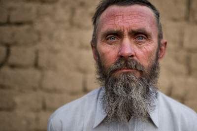 Фотограф показал, как живется бывшим советским военным, оставшимся в Афганистане. Фото