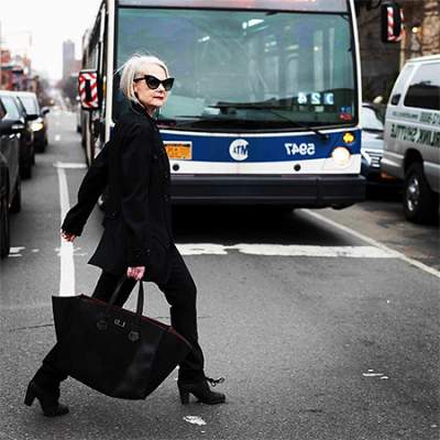 63-летняя жительница Нью-Йорка покорила Instagram своим стилем. Фото