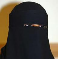 В Саудовской Аравии женщин будут наказывать за красивые глаза 
