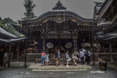 Фотограф показал Японию в сезон дождей. Фото