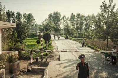 Запрещенные снимки, которые чудом удалось вывезти из Северной Кореи. Фото