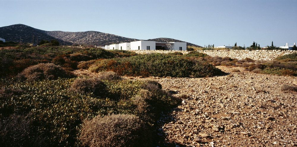 Белоснежная вилла на острове Парос в Греции
