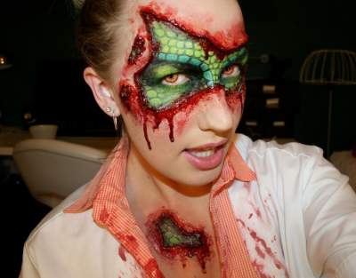 Девушка создает макияжи, достойные фильмов ужасов. Фото