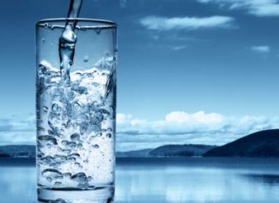Врачи назвали основные заблуждения о питьевой воде