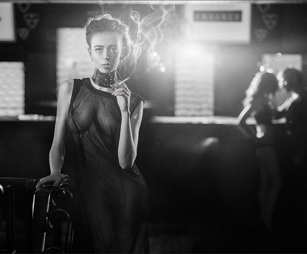 Сюрреалистичные черно-белые фотографии с девушками от Ильи Рашапа