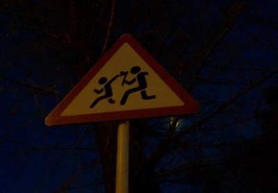 Необычные дорожные знаки, способные вызвать приступ хохота