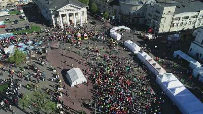 В Киеве стартовал забег Kyiv Half Marathon. Фото