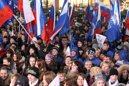 На Болотной и площади Революции в Москве начались митинги: 40 тысяч и 300 нацболов