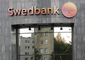 Жители Латвии в панике сняли со счетов шведского банка почти $50 млн