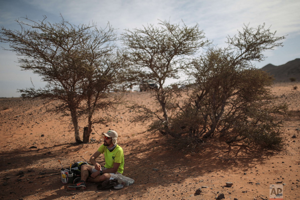 Завершился изнурительный Песчаный марафон Marathon des Sables