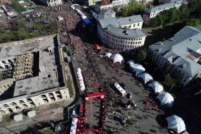 В Киеве стартовал забег Kyiv Half Marathon. Фото