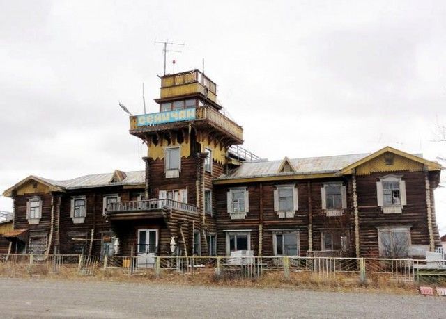 Действующие деревянные аэропорты России. ФОТО