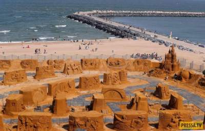 В Бельгии построили «Диснейленд» из песка. Фото