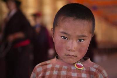Фотограф показал, как живется тибетским монахам. Фото