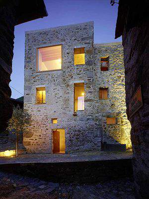 Самые креативные каменные фасады домов. Фото