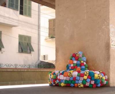 Самые креативные уличные лавочки со всего мира. Фото