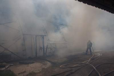 Пожар в центре Днепра: перекрыты несколько улиц. Видео