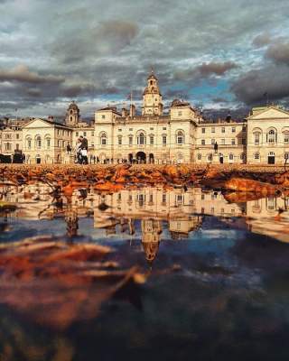 Фотограф нашел необычный способ показать красоту городов. Фото