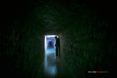 Таинственные коридоры катакомб Парижа. Фото