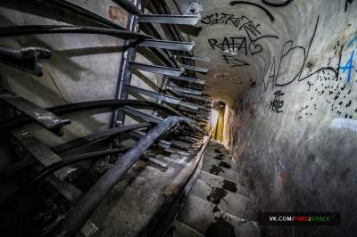 Таинственные коридоры катакомб Парижа. Фото