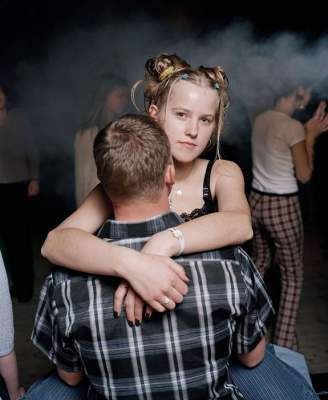 Как проходили сельские дискотеки в Литве 90-х годов. Фото
