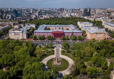 Весенний Киев показали с высоты птичьего полета. Фото