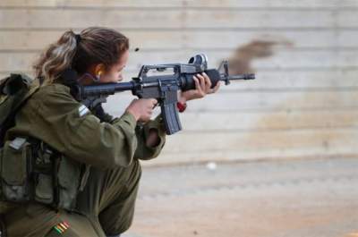 Чем занимаются девушки в израильской армии. Фото