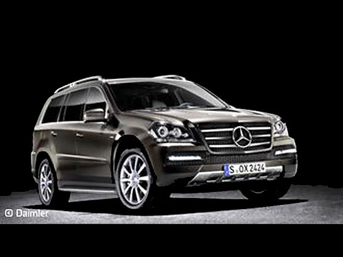 Немецкая Mercedes Benz Bank заявила о своих правах на служебный автомобиль Лавриновича