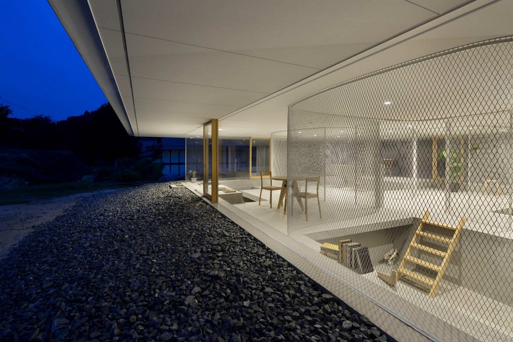 Прозрачный загородный домик в Хиросиме