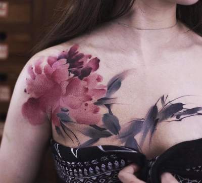 Китайских художник создает необычные акварельные тату. Фото