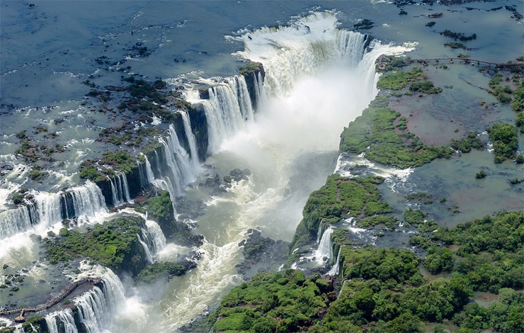 Самые быстрые и мощные водопады в мире
