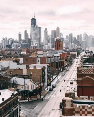 Пустынные улицы Чикаго в необычных снимках. Фото