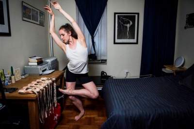 Балерины в спальнях: необычный проект американского фотографа. Фото