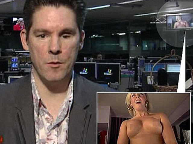 Во время выпуска новостей на шотландском канале "проскочила" эротическая сцена