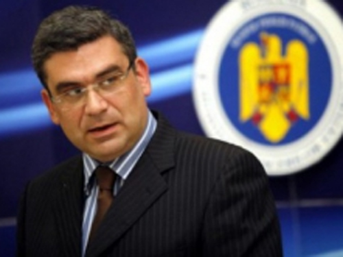 Премьер Румынии уволил министра иностранных дел за то, что он оскорбил митингующих