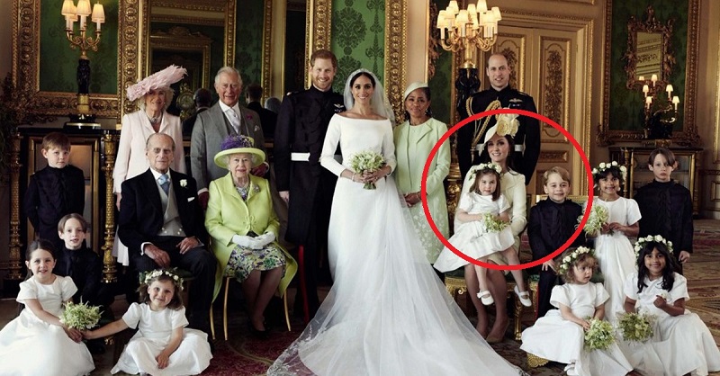Поклонники заметили забавную деталь на свадебном портрете принца Гарри и Меган Маркл