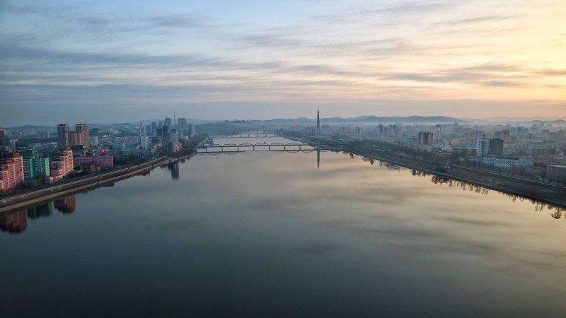 Сингапурскому фотографу разрешили снять Северную Корею с высоты птичьего полета. ВИДЕО