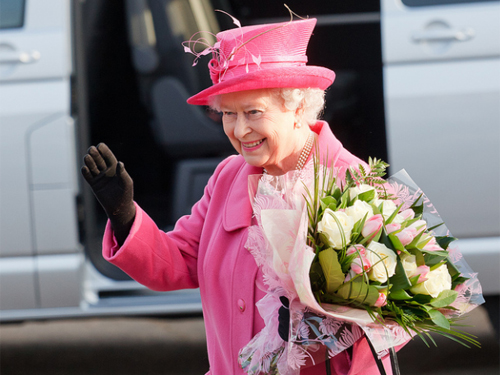 Королева Великобритании празднует 60-летие своего пребывания на престоле