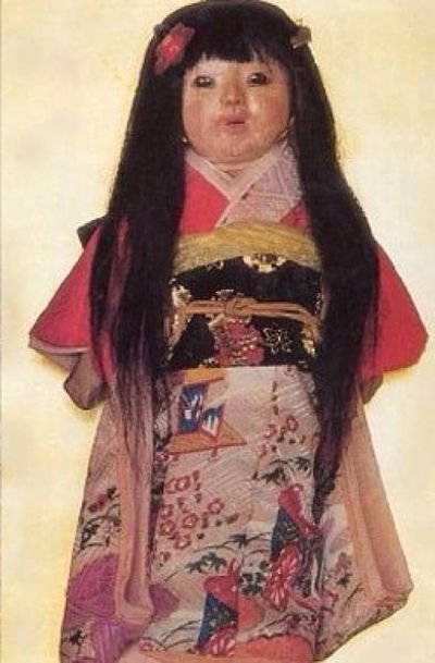 Кукла-призрак Окико, у которой растут волосы