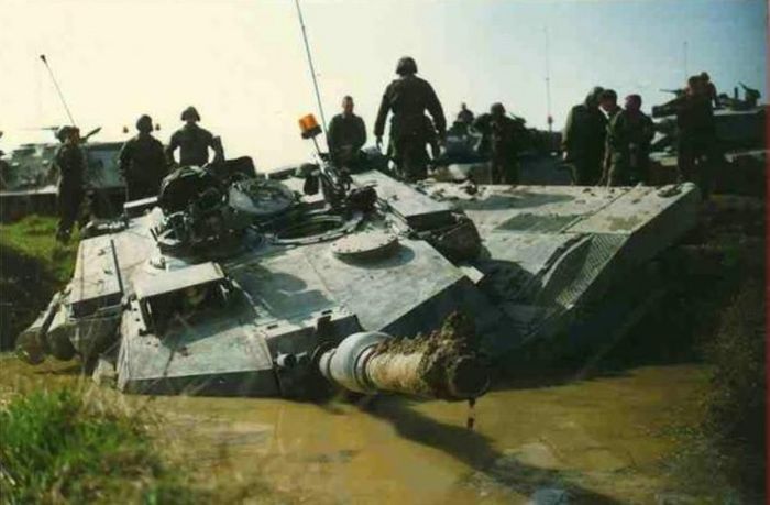Различные аварии с танками
