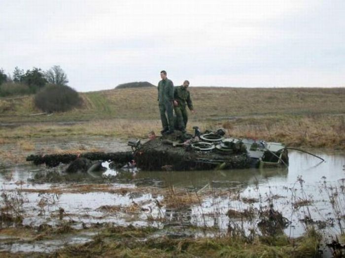 Различные аварии с танками