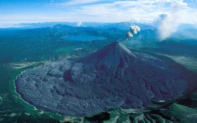 Самые мощные вулканы на планете в ярких пейзажах. Фото