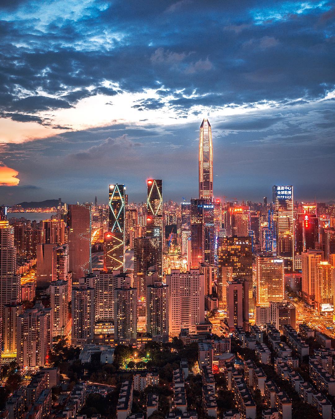 Ночные сцены на городских улицах Китая от Виктора Чанга