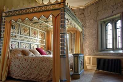 Старинный замок эпохи Тюдоров превратили в тематический отель. Фото 